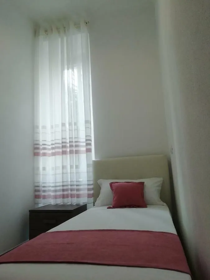 Roel Garden View Apartment La Spezia