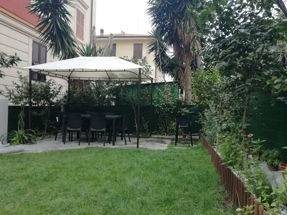 Roel Garden View Apartment La Spezia